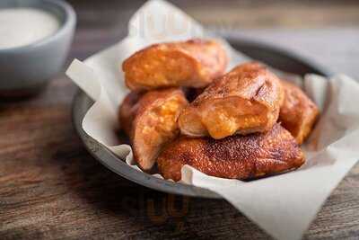 The Winghouse Of Largo