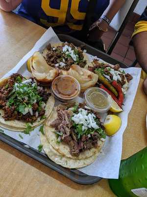 La Victoria Taqueria