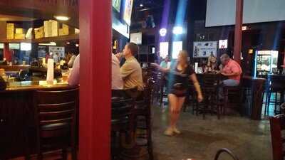 Hotshots Sports Bar And Grill