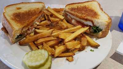 Outside In Restaurant & Bar