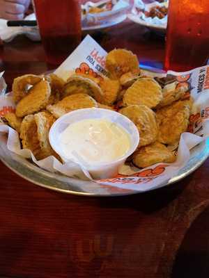 Hooters
