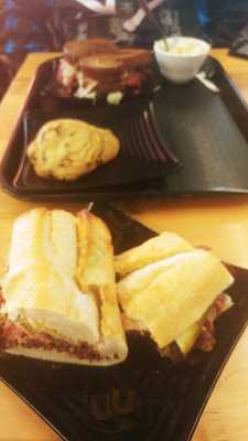 Don's Sandwich Shop And Deli