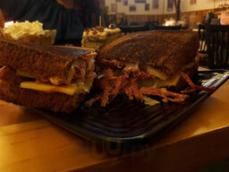 Don's Sandwich Shop And Deli