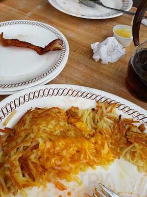 Gilligan's On The Lake