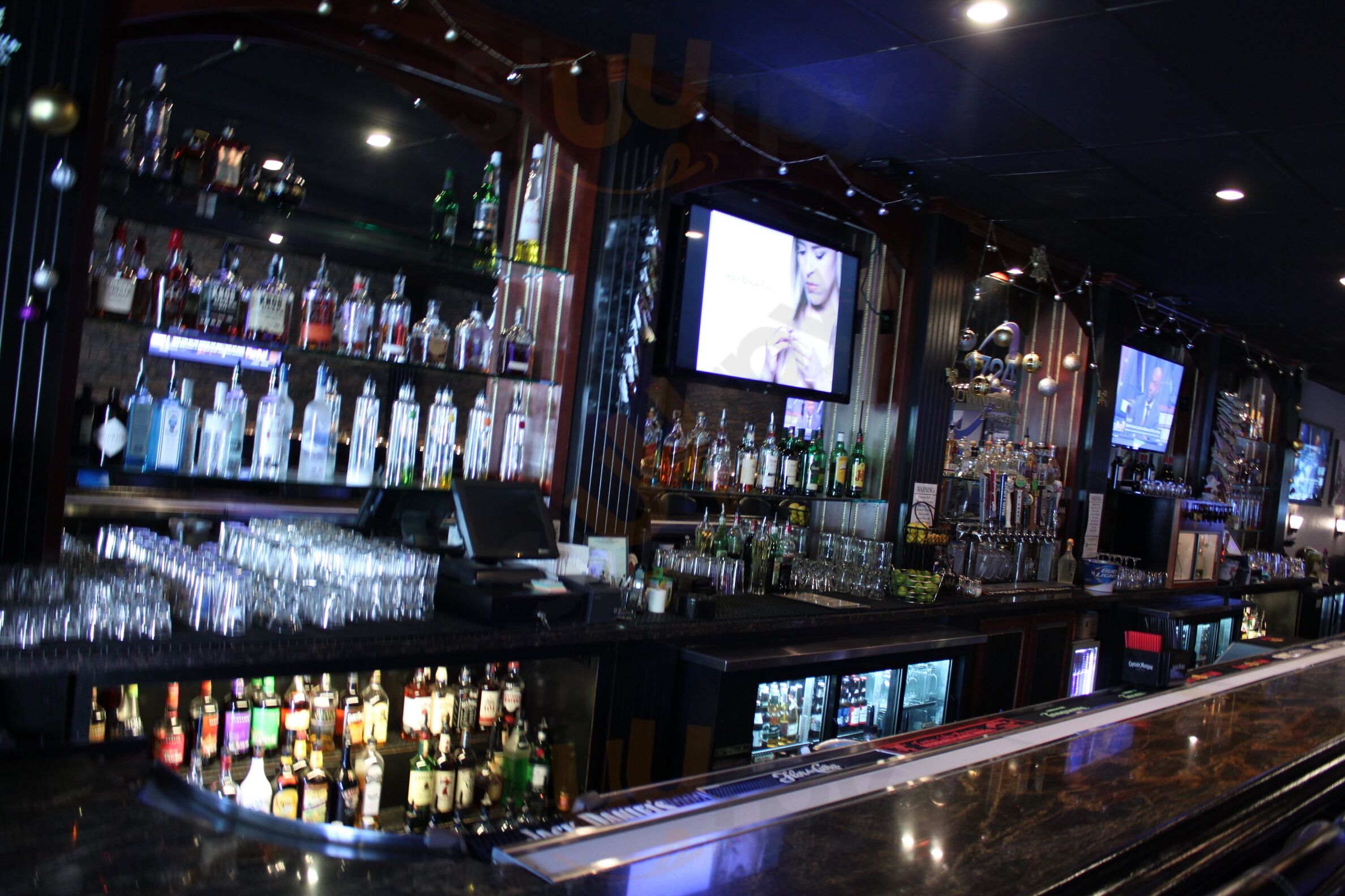 Downtown Bar & Grill