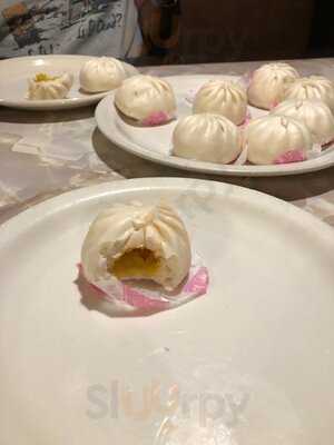 King Wah Restaurant & Lounge