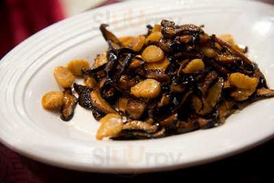 China Dumplings & Noodle 喜來樂餃子館