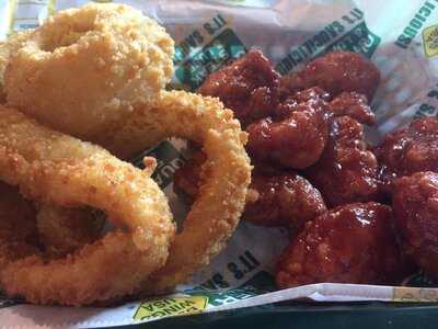 Quaker Steak & Lube