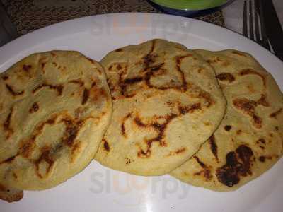 Merlos Salvadorean Cuisine