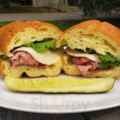 Noelles Family Dining