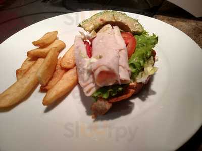 Red Robin Gourmet Burgers