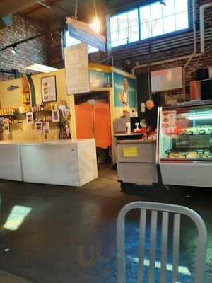 Fresh Seafood Market & Restaurant