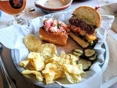 Fresh Seafood Market & Restaurant