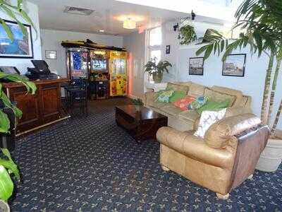 Bradley's Beach Club