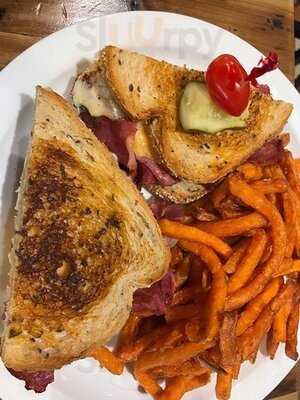 The Grill By Green Acres