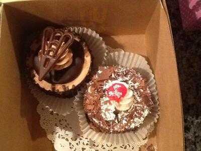 La Patisserie Francaise French Bakery