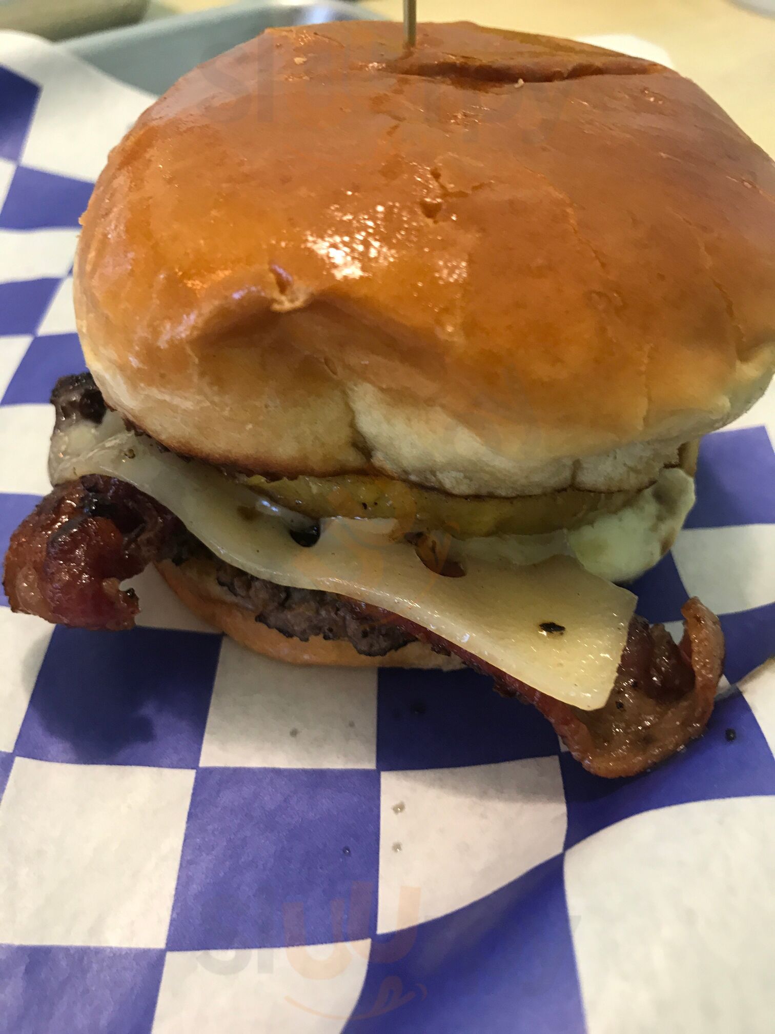 Tin Top Burgers & Beer