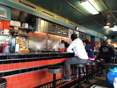 Four Sisters Owl Diner