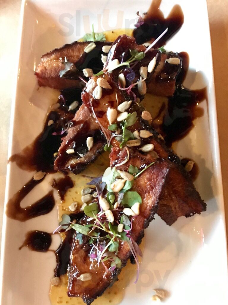 Pimienta Bistro & Bar