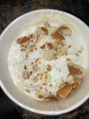 Lazy Dog Restaurant & Bar