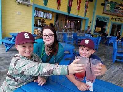 Landshark Bar & Grill