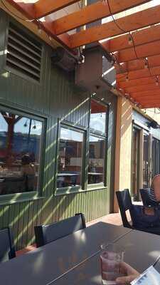 Lake Ave Restaurant & Bar