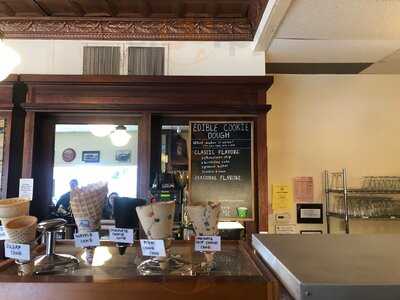 Clinton's Soda Fountain