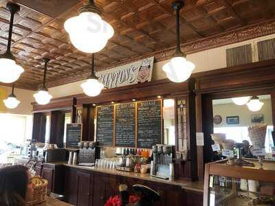 Clinton's Soda Fountain