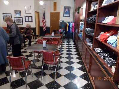 Clinton's Soda Fountain