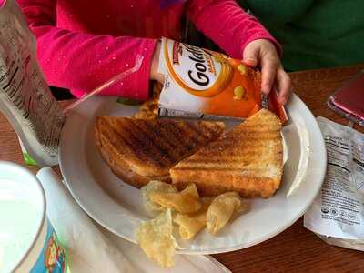 Sir Benedict's Tavern