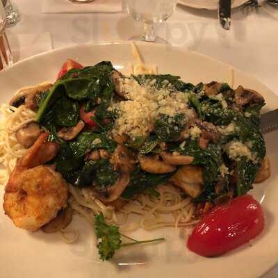 Syl's Restaurant & Lounge