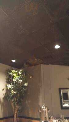 Syl's Restaurant & Lounge