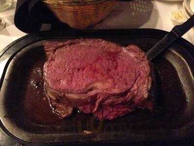 Syl's Restaurant & Lounge