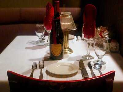 Syl's Restaurant & Lounge