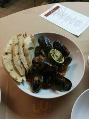 Aida Bistro & Wine Bar