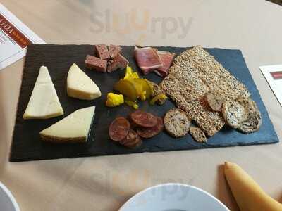 Aida Bistro & Wine Bar