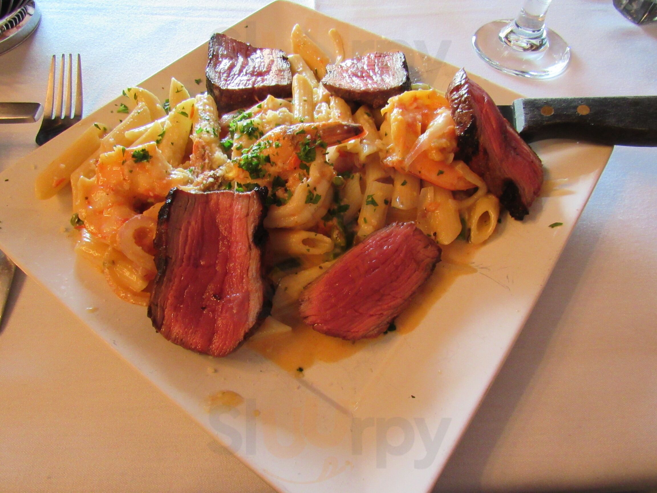 Pickwick Restaurant & Pub