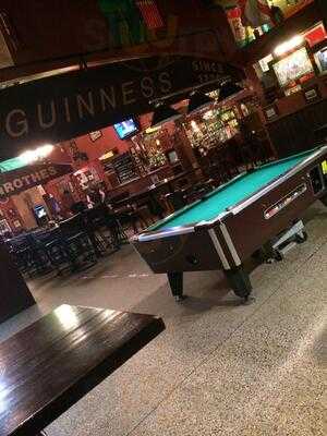 Dubh Linn Irish Brew Pub