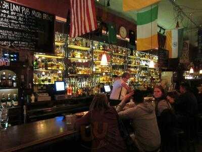 Dubh Linn Irish Brew Pub