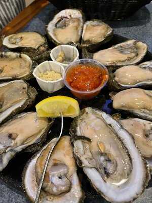 Mcelroy's Harbor House