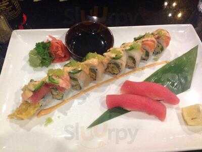 Umami Sushi Lounge & Grill Fusion
