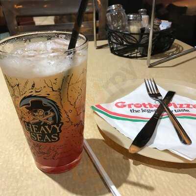 Grotto Pizza