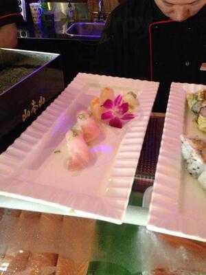 Sake Sushi Asian Fusion