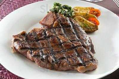 Mignon's Steaks & Seafood