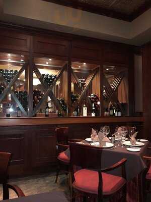 Mignon's Steaks & Seafood