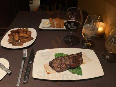 Mignon's Steaks & Seafood