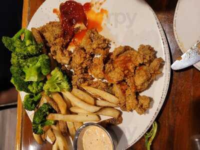 Fins Fish House & Raw Bar