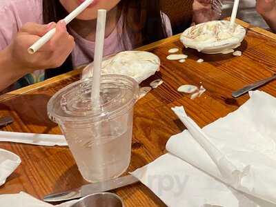 Fins Fish House & Raw Bar