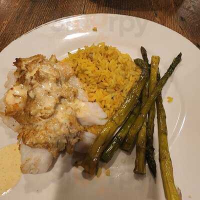 Fins Fish House & Raw Bar