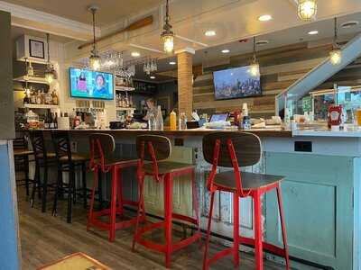 Fins Fish House & Raw Bar